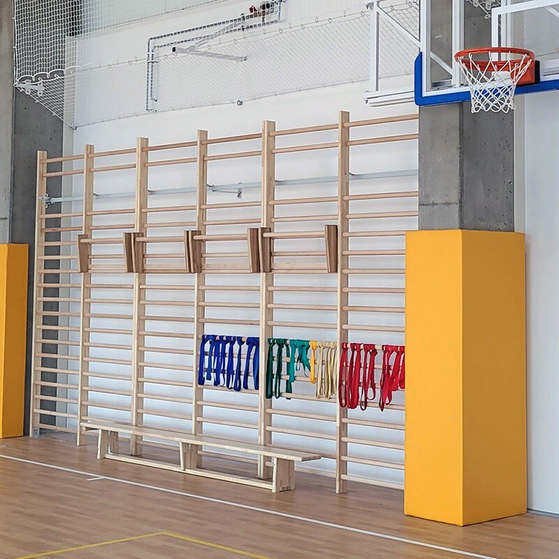 Wall-bar training equipment